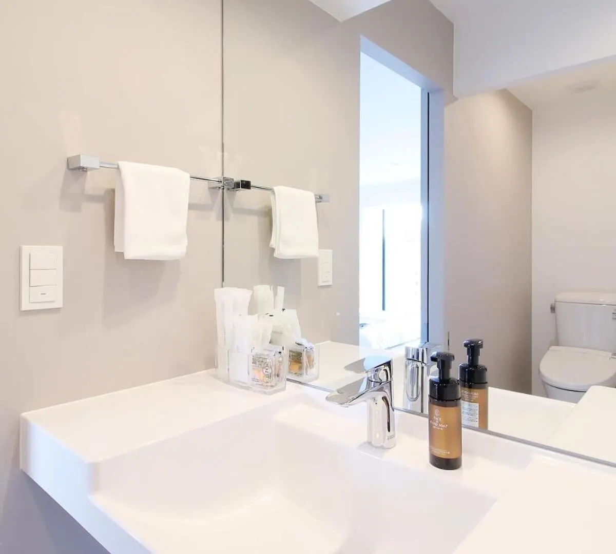 Bhotel Heiwaodori 902 - Huge Apt In Famous Hiroshima Dori For 6P 0*,